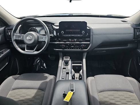 Used 2025 Nissan Pathfinder SV FWD image 13
