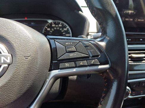Used 2024 Nissan Altima 2.5 SR w/ SR Premium Package FWD image 22