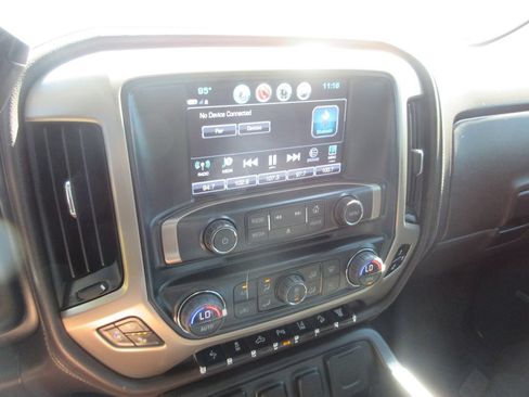 Used 2019 GMC Sierra 2500 Denali w/ Duramax Plus Package AWD/4WD image 31