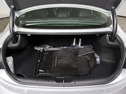 Used 2025 Hyundai Sonata Limited image 21