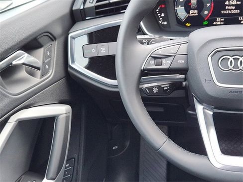 New 2025 Audi Q3 2.0T Premium image 27