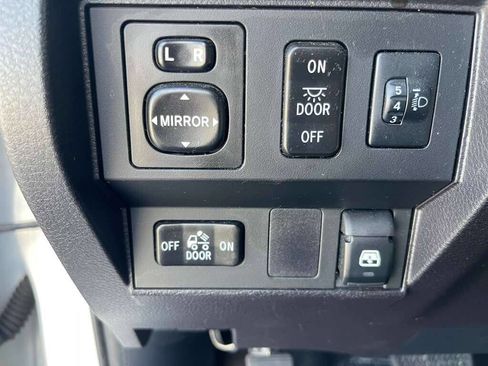 Used 2015 Toyota Tundra SR5 image 9