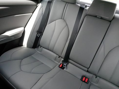 Used 2021 Toyota Avalon XLE w/ Protection Package (TMS) FWD image 12
