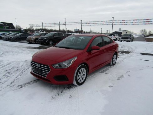 Used 2022 Hyundai Accent SE image 3