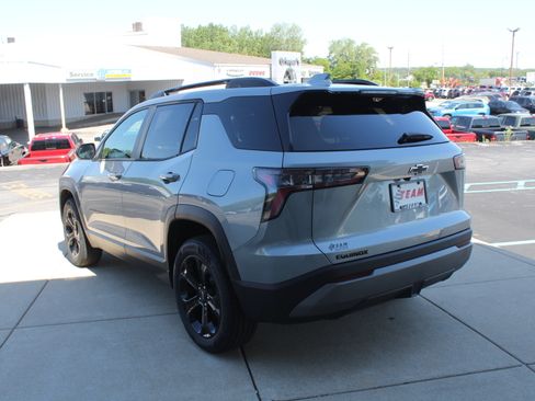 New 2026 Chevrolet Equinox LT w/ Midnight Edition FWD image 5