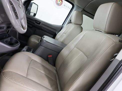 Used 2021 Nissan NV 3500 SL image 10