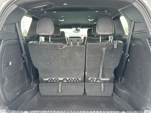 Used 2024 Chrysler Pacifica Limited FWD image 7