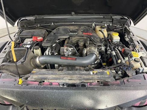 Used 2022 Jeep Wrangler Unlimited Rubicon w/ Cold Weather Group image 9