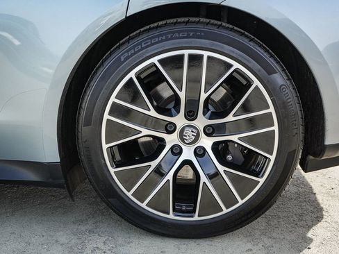 Used 2021 Porsche Taycan image 11