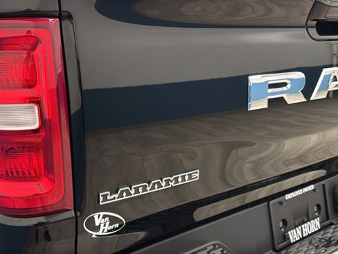 Used 2025 RAM 1500 Laramie AWD/4WD image 42