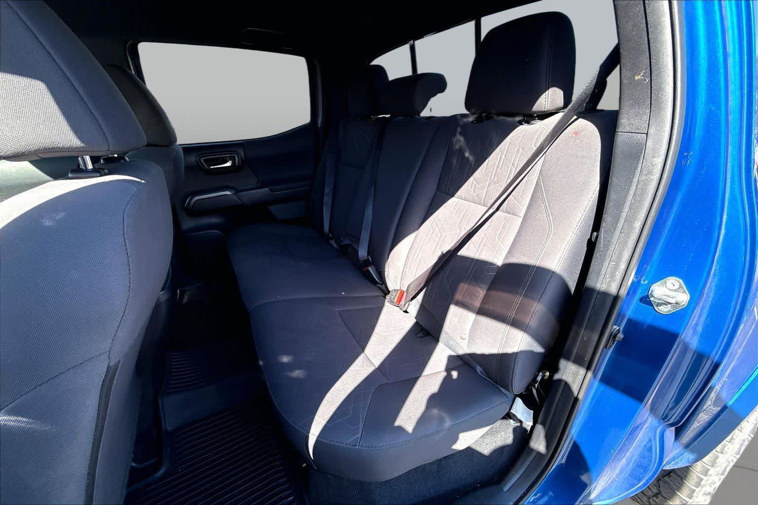 Used 2018 Toyota Tacoma TRD Sport w/ Technology Package RWD image 20