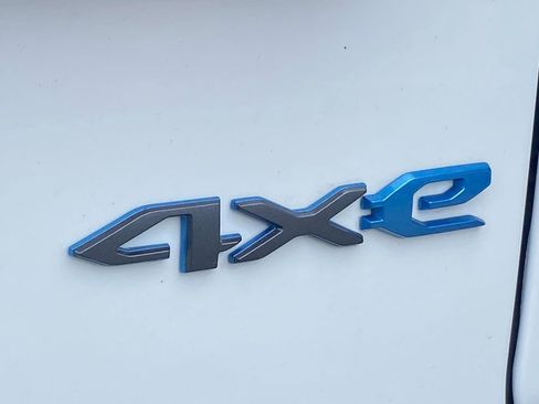 Used 2024 Jeep Wrangler Unlimited Rubicon 4xe w/ Technology Group AWD/4WD image 5