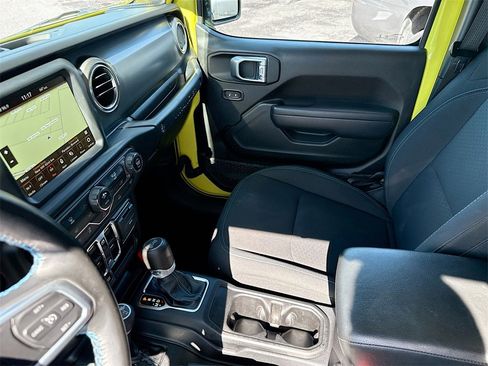 Used 2022 Jeep Wrangler Unlimited Rubicon 4xe image 26