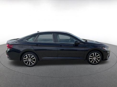 Used 2025 Volkswagen Jetta SE image 16