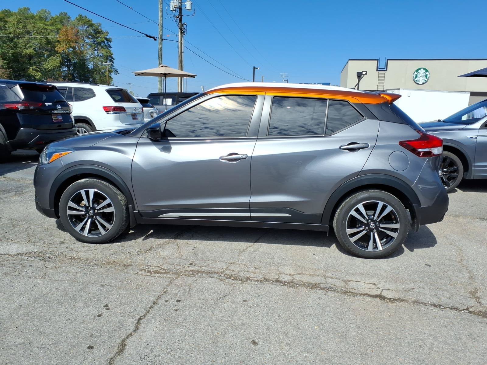 Used 2019 Nissan Kicks SR w/ SR Premium Package FWD image 2