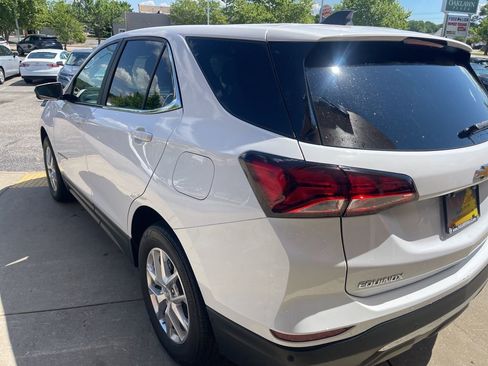 Used 2023 Chevrolet Equinox LT w/ Driver Convenience Package image 6