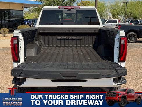 Used 2024 GMC Sierra 3500 Denali Ultimate AWD/4WD image 8