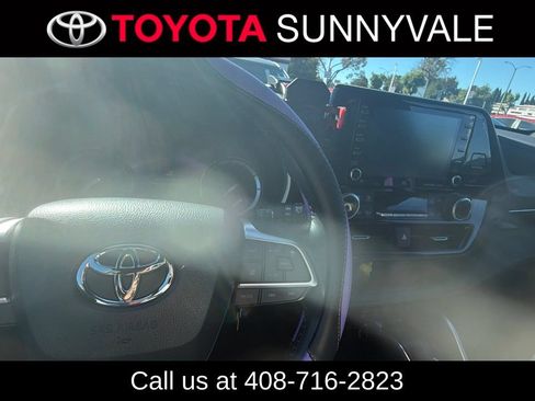 Used 2022 Toyota Highlander XSE AWD/4WD image 4