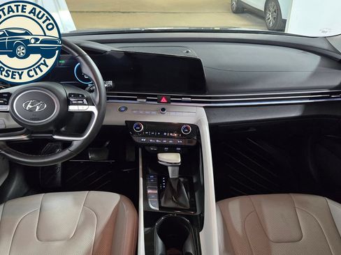 Used 2023 Hyundai Elantra Limited FWD image 31