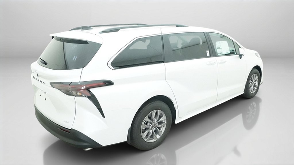 New 2026 Toyota Sienna XLE FWD image 9