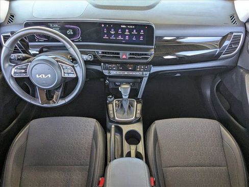 Used 2025 Kia Seltos S image 18