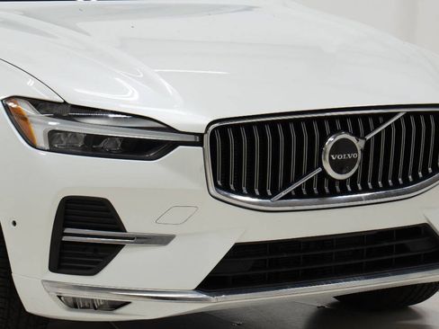 Used 2023 Volvo XC60 B5 Plus AWD/4WD image 9