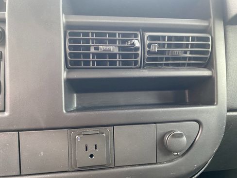 Used 2015 GMC Savana 2500 RWD image 20