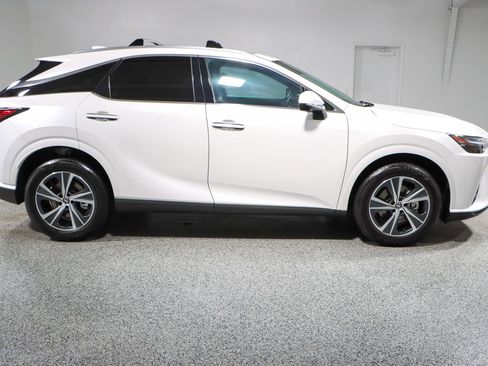 Used 2024 Lexus RX 350 Premium w/ Accessory Package (Z1) image 6
