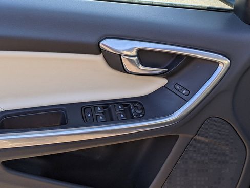 Used 2016 Volvo S60 T5 Premier w/ Convenience Package image 11