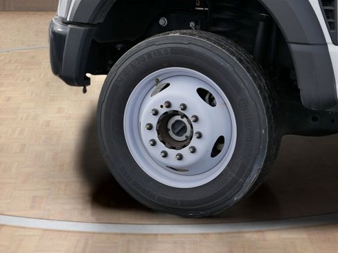 Used 2023 Ford F550 4x4 Regular Cab Super Duty image 9