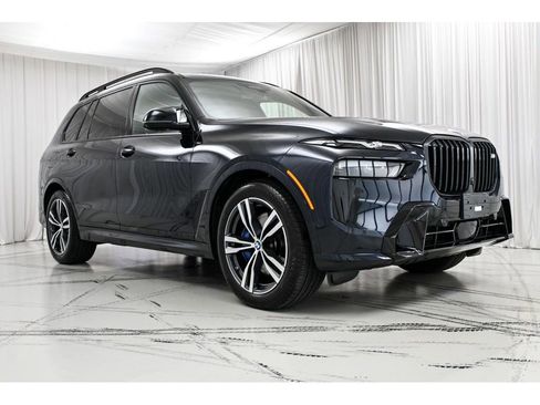 Used 2025 BMW X7 M60i AWD/4WD image 2
