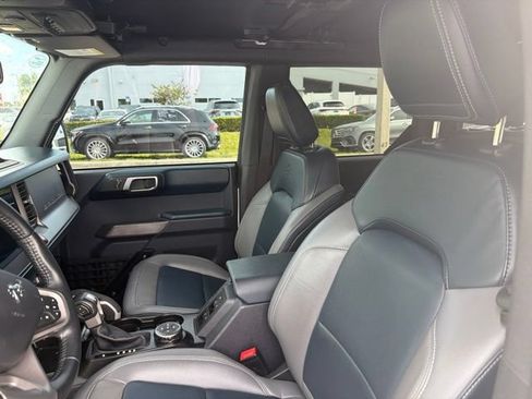Used 2023 Ford Bronco Outer Banks w/ Sasquatch Package AWD/4WD image 5