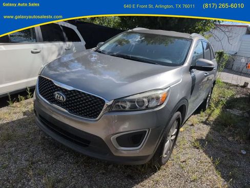 Used 2018 Kia Sorento FWD image 1