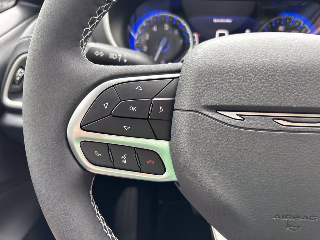 New 2027 Chrysler Pacifica Select FWD image 58