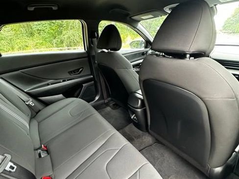 Used 2025 Hyundai Elantra Sport FWD image 19