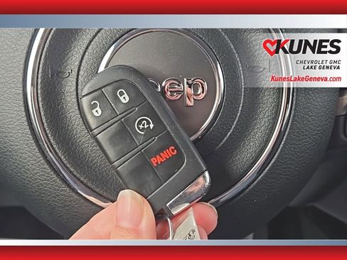 Used 2022 Jeep Renegade Latitude w/ Convenience Group image 32