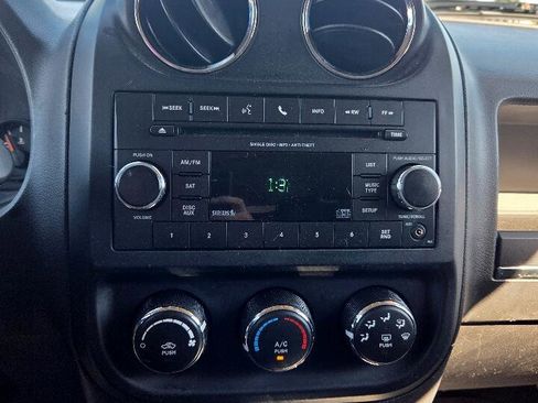 Used 2014 Jeep Patriot Latitude image 26