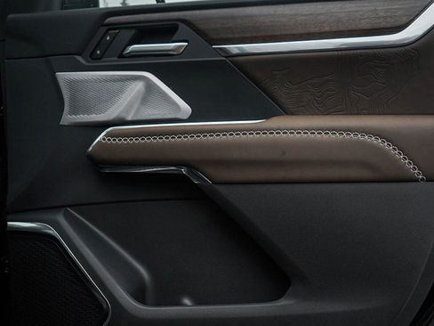 New 2026 GMC Acadia Denali Ultimate w/ LPO, Floor Liner Package image 10