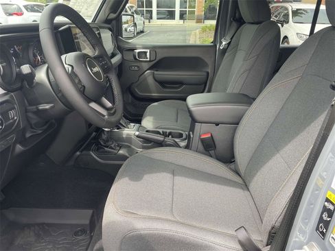 New 2025 Jeep Gladiator Sport image 23