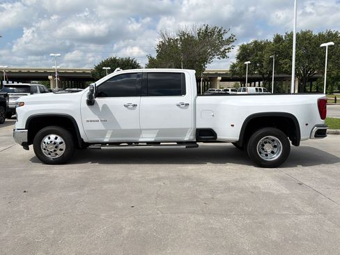 Used 2025 Chevrolet Silverado 3500 LTZ w/ LTZ Convenience Package AWD/4WD image 2