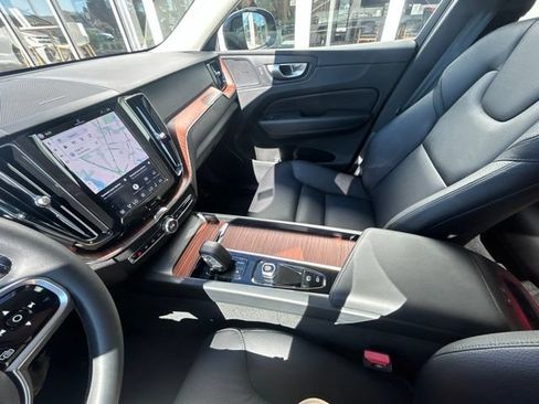 Certified 2024 Volvo XC60 B5 Plus w/ Protection Package Premier AWD/4WD image 20