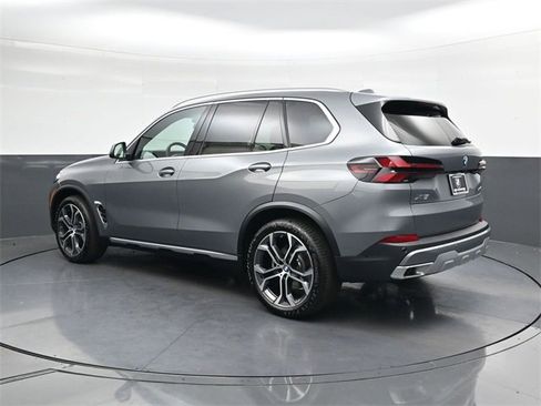 New 2026 BMW X5 xDrive40i w/ Climate Comfort Package image 6