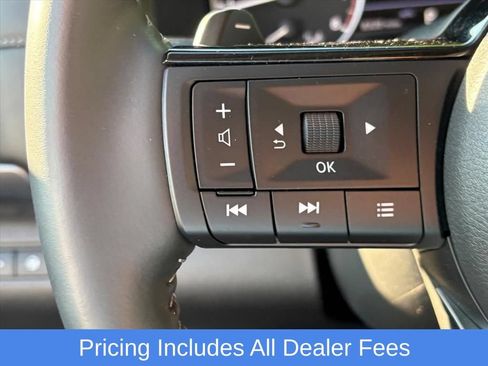 Used 2025 Nissan Pathfinder SL w/ SL Premium Package AWD/4WD image 10