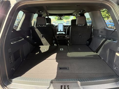 Used 2024 Ford Expedition Limited AWD/4WD image 49