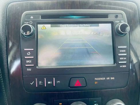 Used 2016 Chevrolet Traverse LT w/ Style and Technology Package FWD image 16