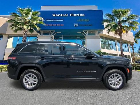 Used 2025 Jeep Grand Cherokee Laredo X w/ Trailer Tow Package RWD image 4