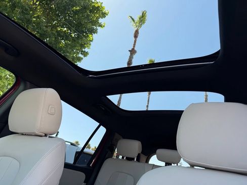 New 2026 Mercedes-Benz GLB 250 image 2