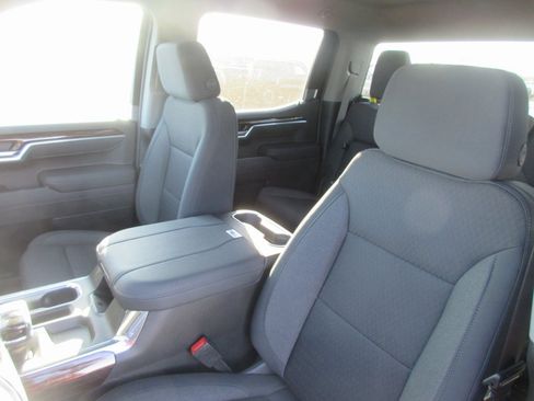 New 2026 GMC Sierra 1500 Elevation image 13