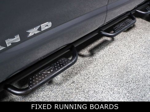 Used 2023 Nissan Titan SV image 12