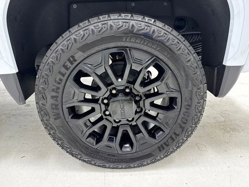 New 2026 GMC Sierra 2500 Denali Ultimate image 7